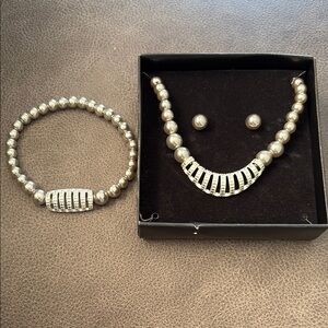 Vintage Avon Elegant Pearlesque Jewelry Set